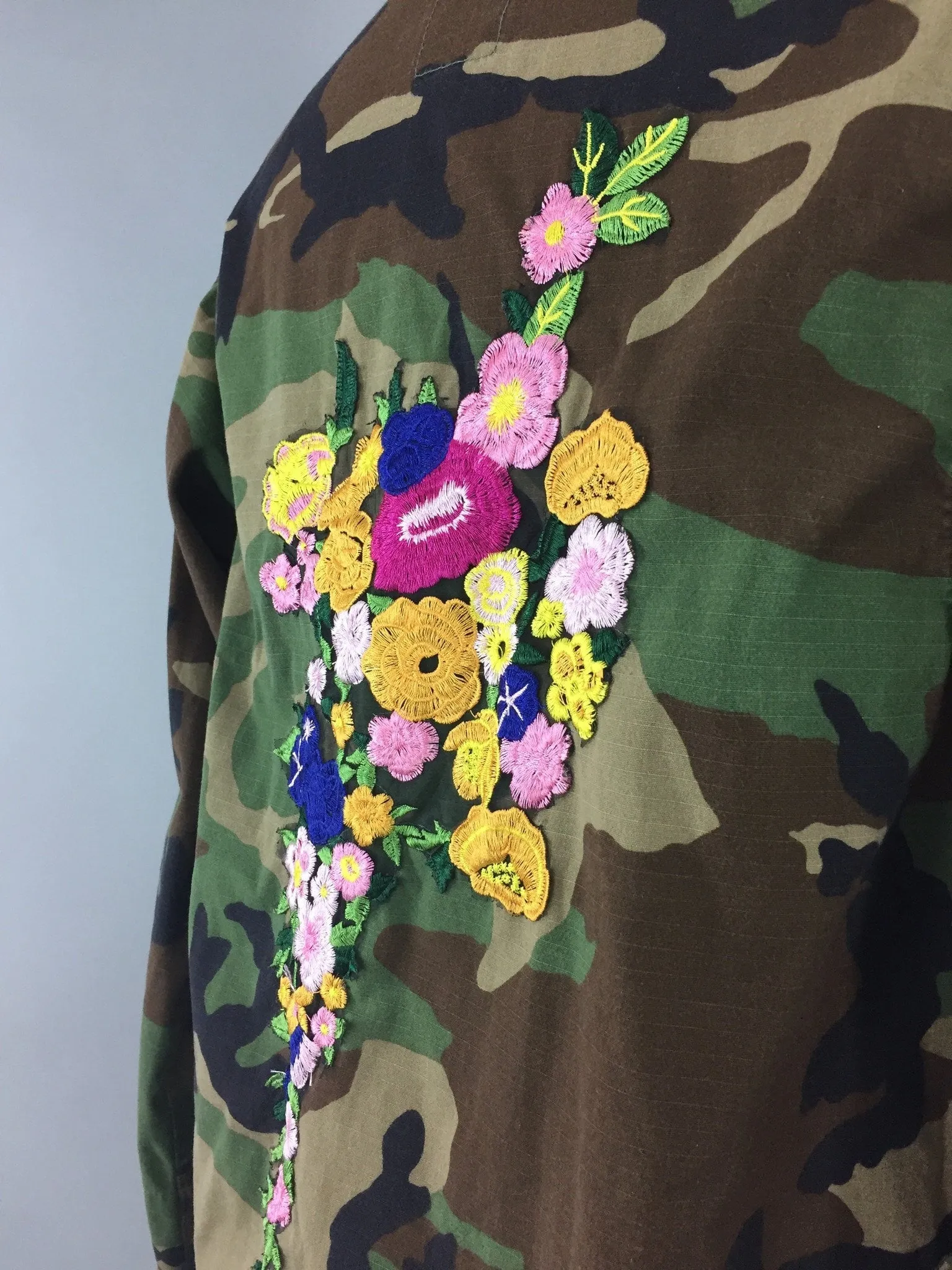 Embroidered US Army Camouflage Jacket / Military Style Coat with Floral Embroidery