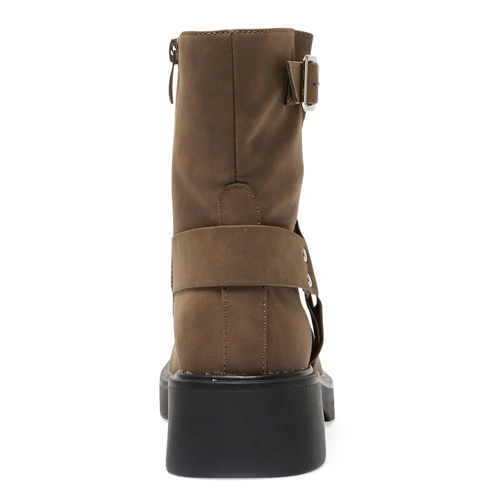 Ethan Boot in Brown Nubuck