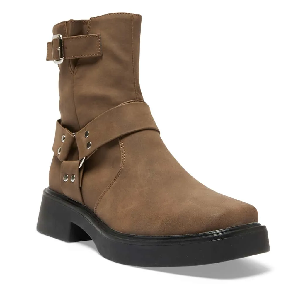 Ethan Boot in Brown Nubuck