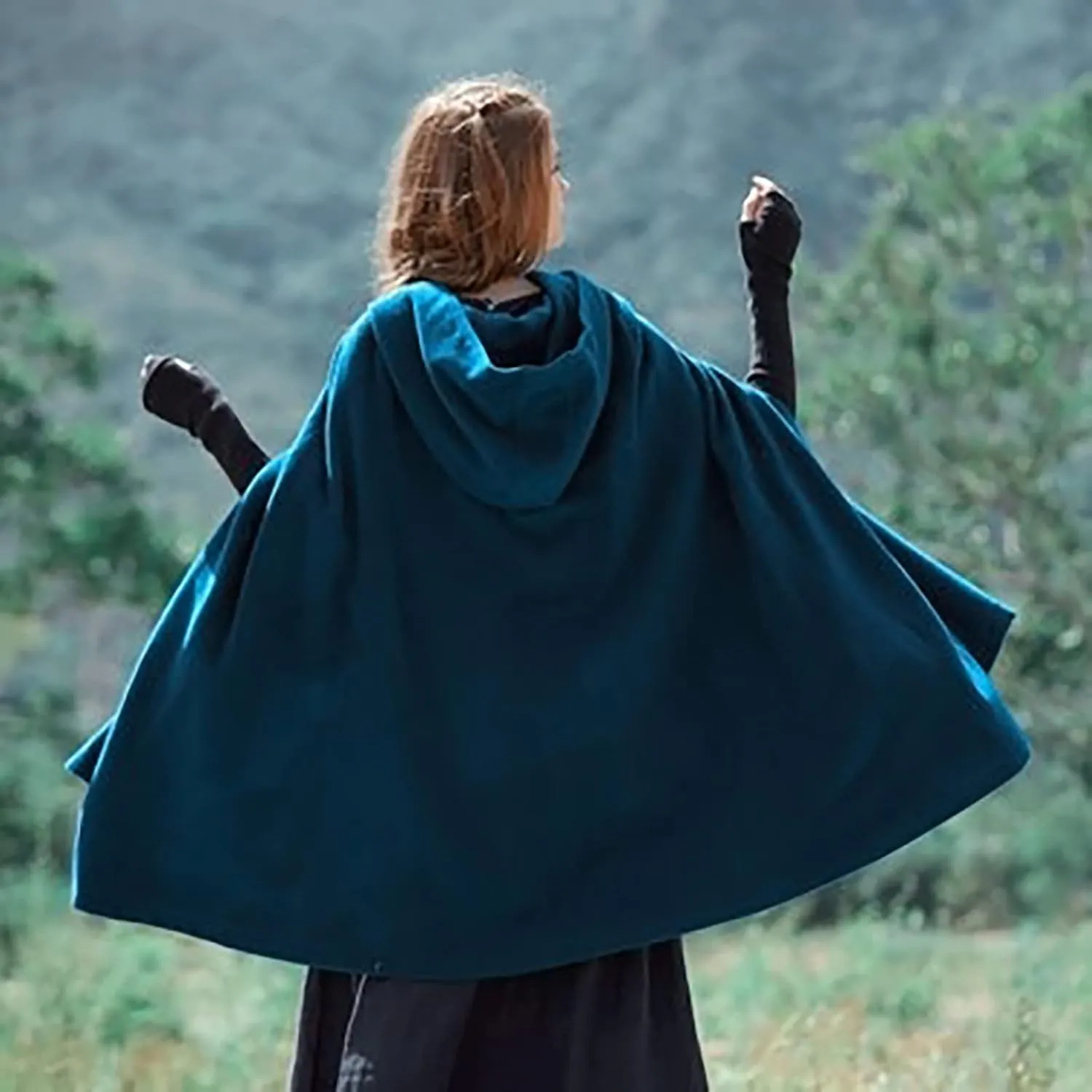 tuduoms Women's Winter Hooded Cape Poncho Coat Wool Blend Short Cape Jacket Renaissance Witch Cosplay Cape Halloween Costumes